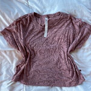 lululemon athletica Mauve Patterned Short Sleeve Tee